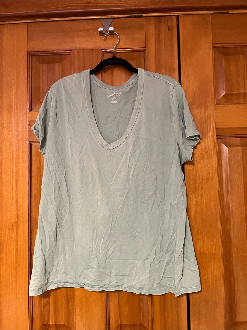 Universal Thread V‑Neck Tee • XXL • Sage Green